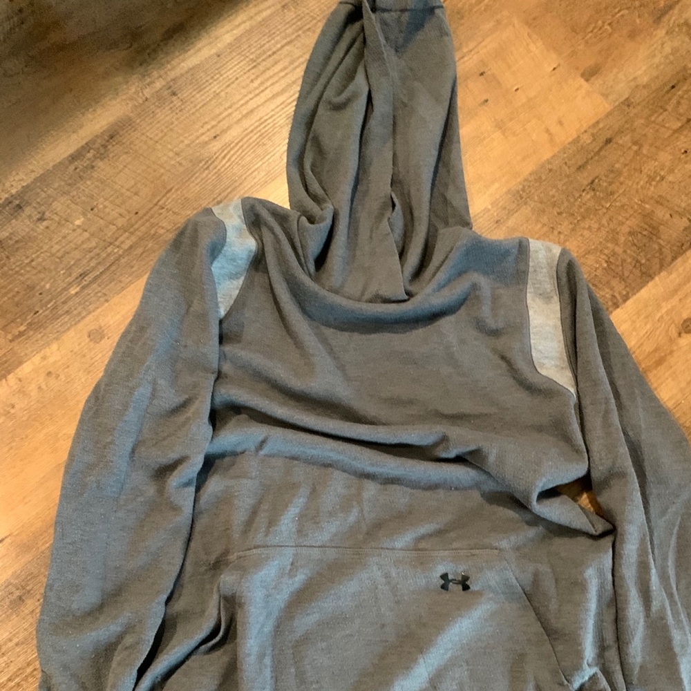 Gray Under Armor hoodie, like new size small